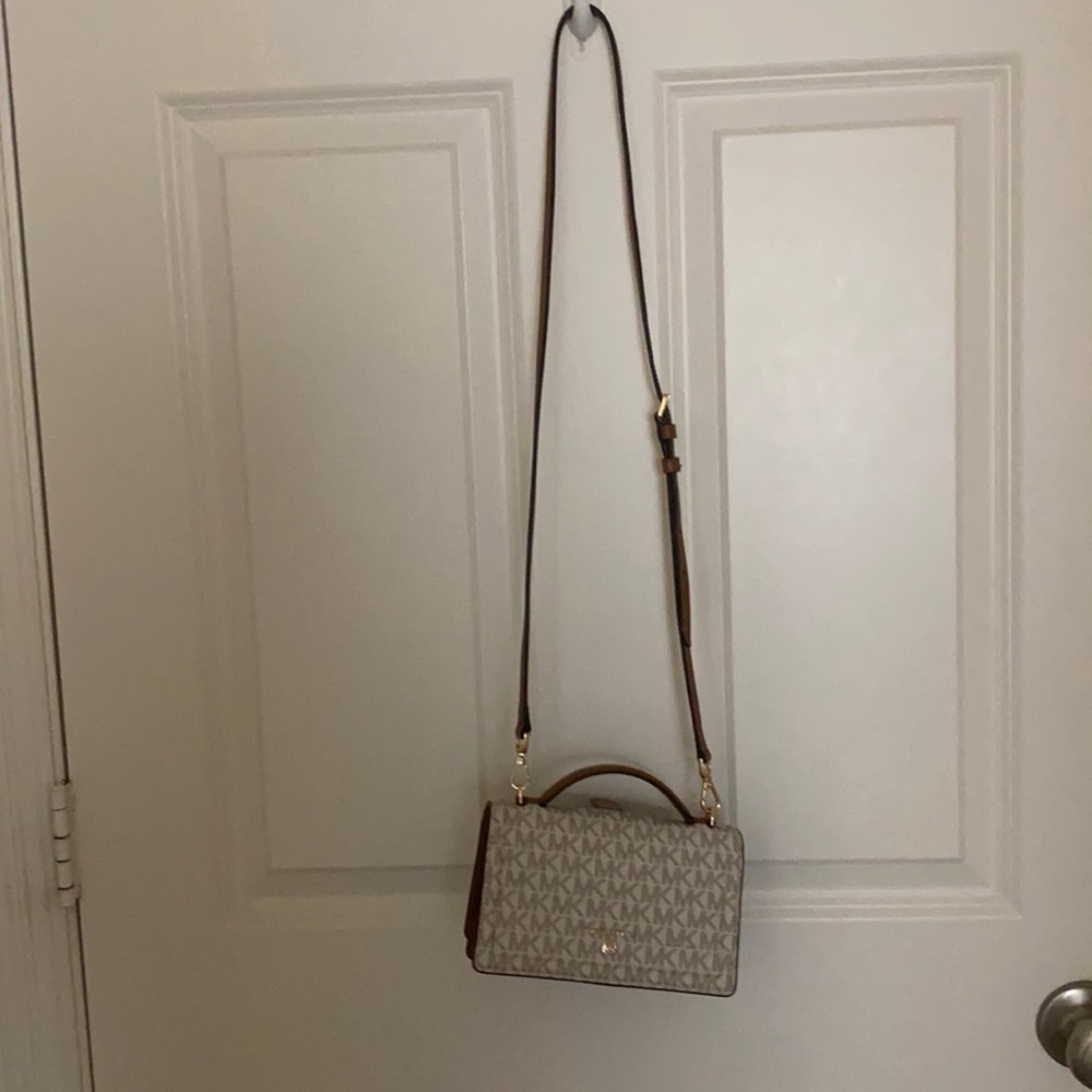 Micheal Kors purse